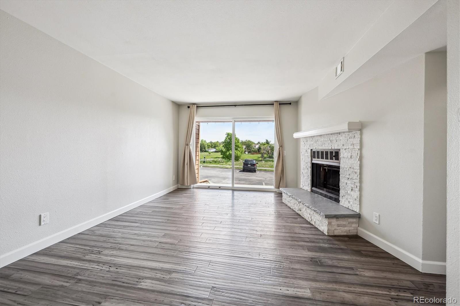 MLS Image #3 for 4273 s salida way 1,aurora, Colorado