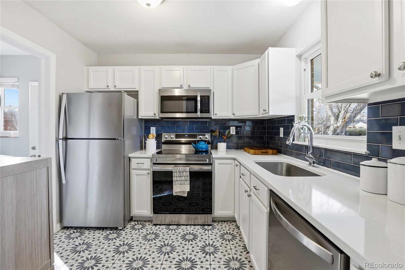 MLS Image #10 for 2680  leyden street,denver, Colorado