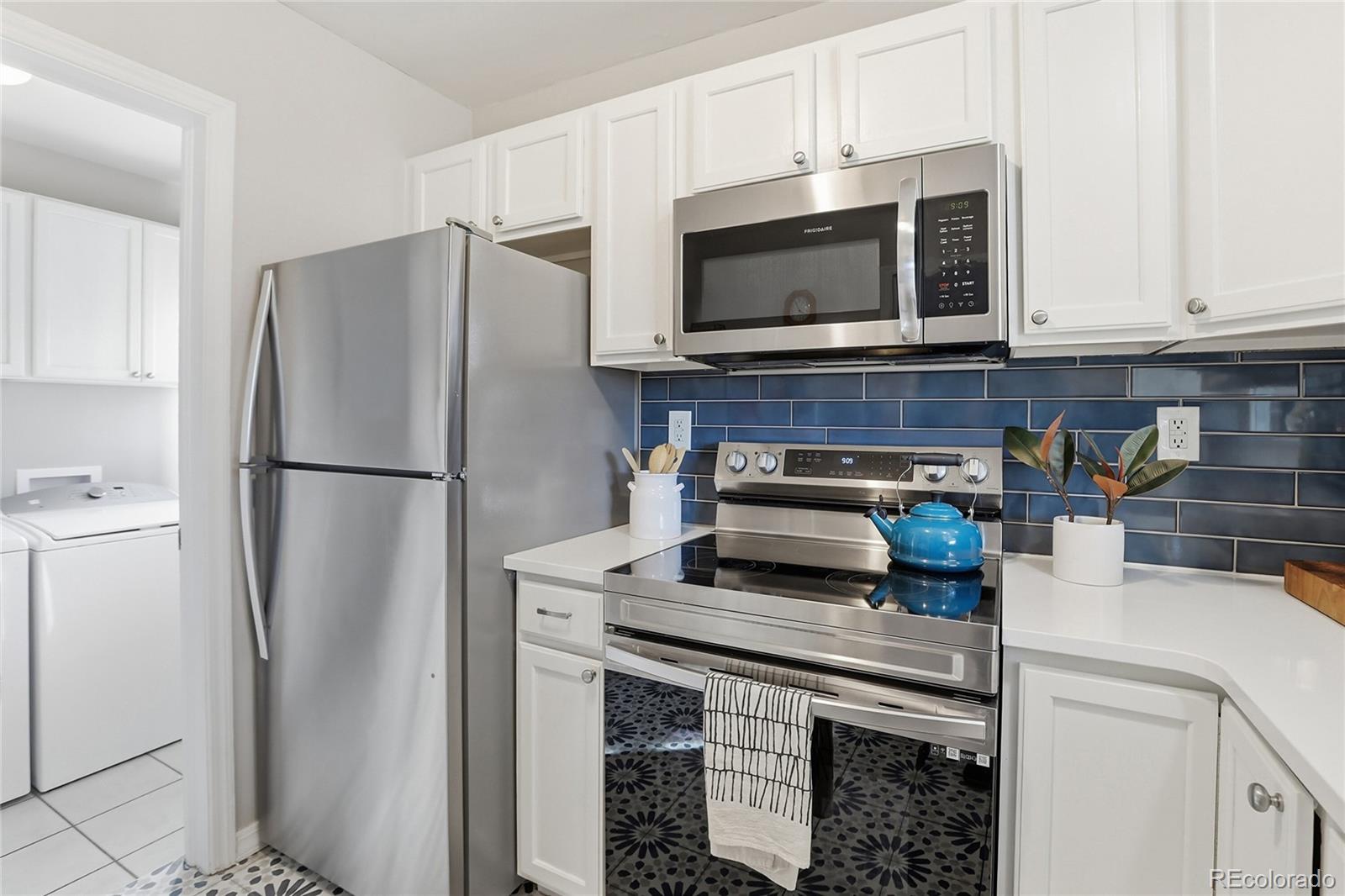 MLS Image #11 for 2680  leyden street,denver, Colorado