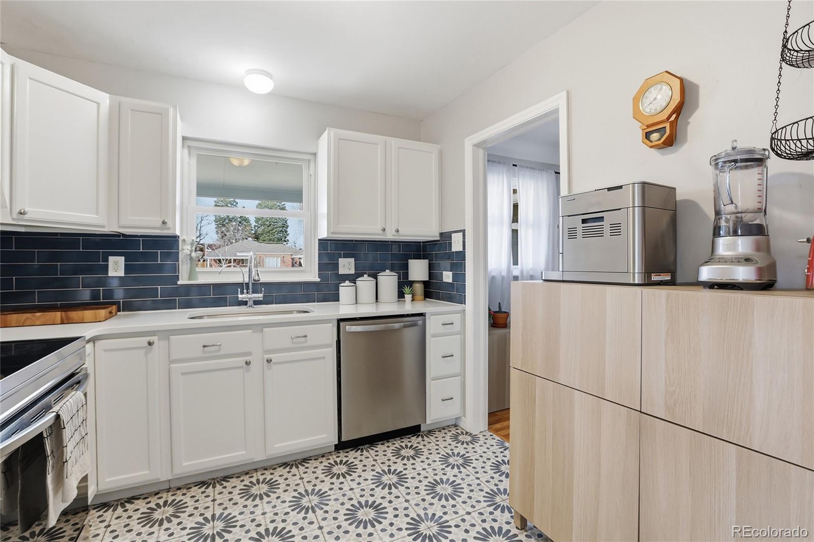 MLS Image #12 for 2680  leyden street,denver, Colorado