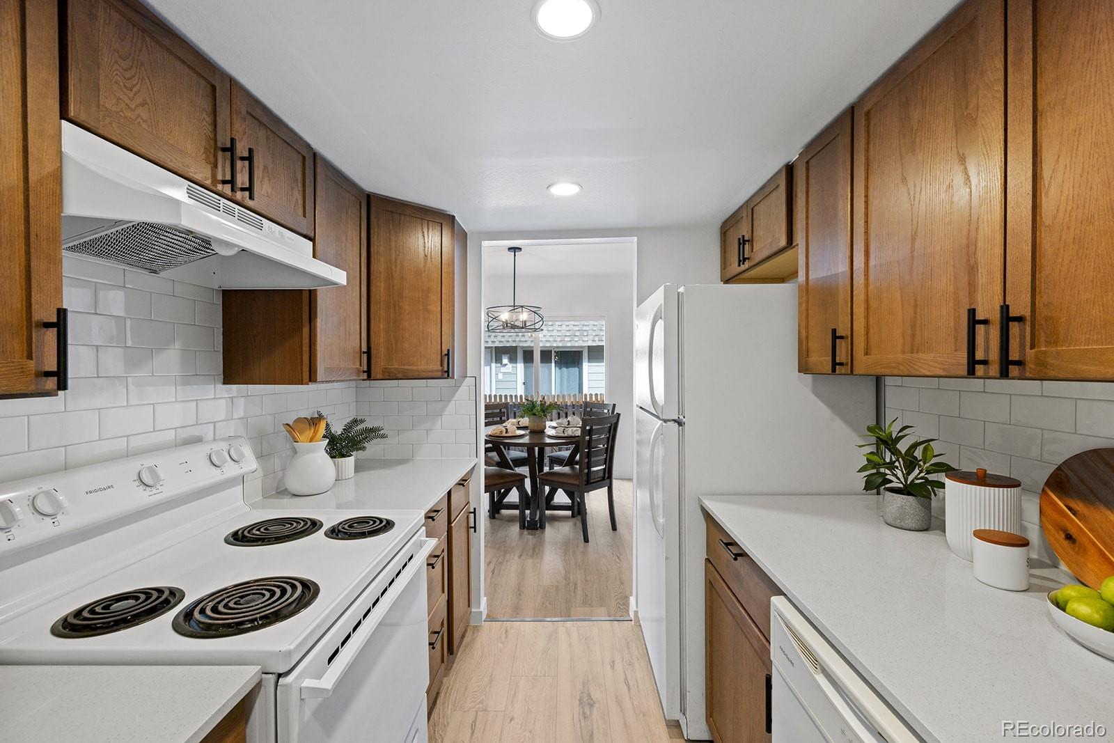 MLS Image #7 for 1155 s oneida street c,denver, Colorado