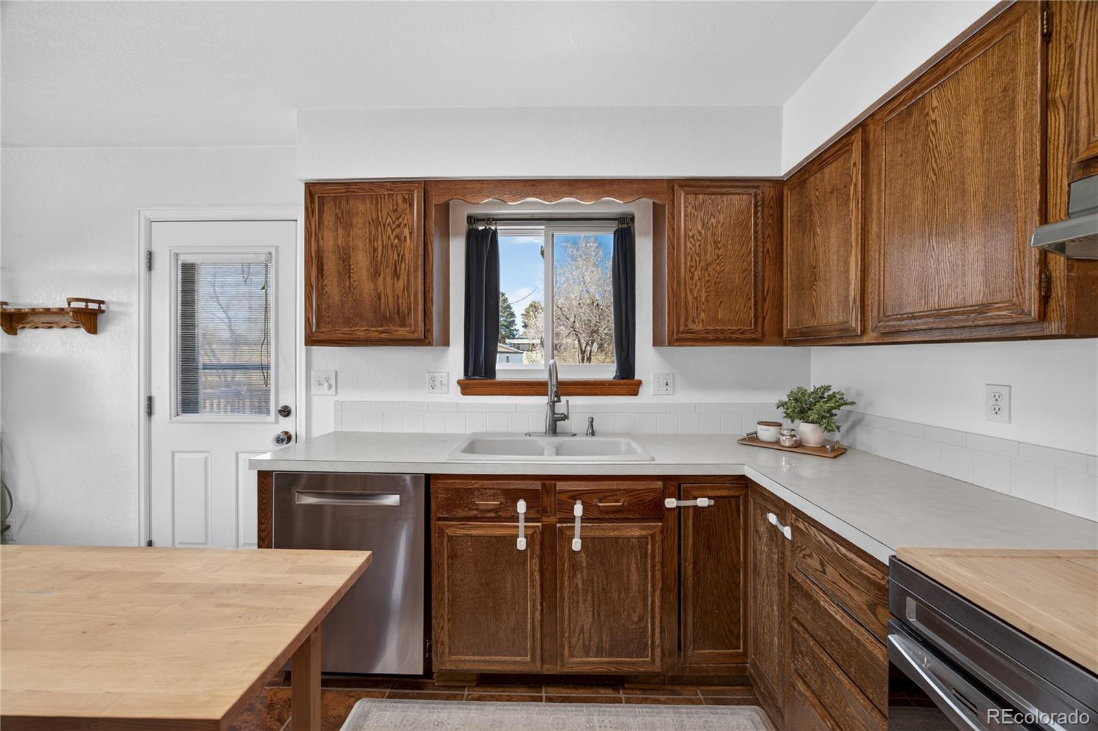 MLS Image #7 for 37713  clover drive,elizabeth, Colorado