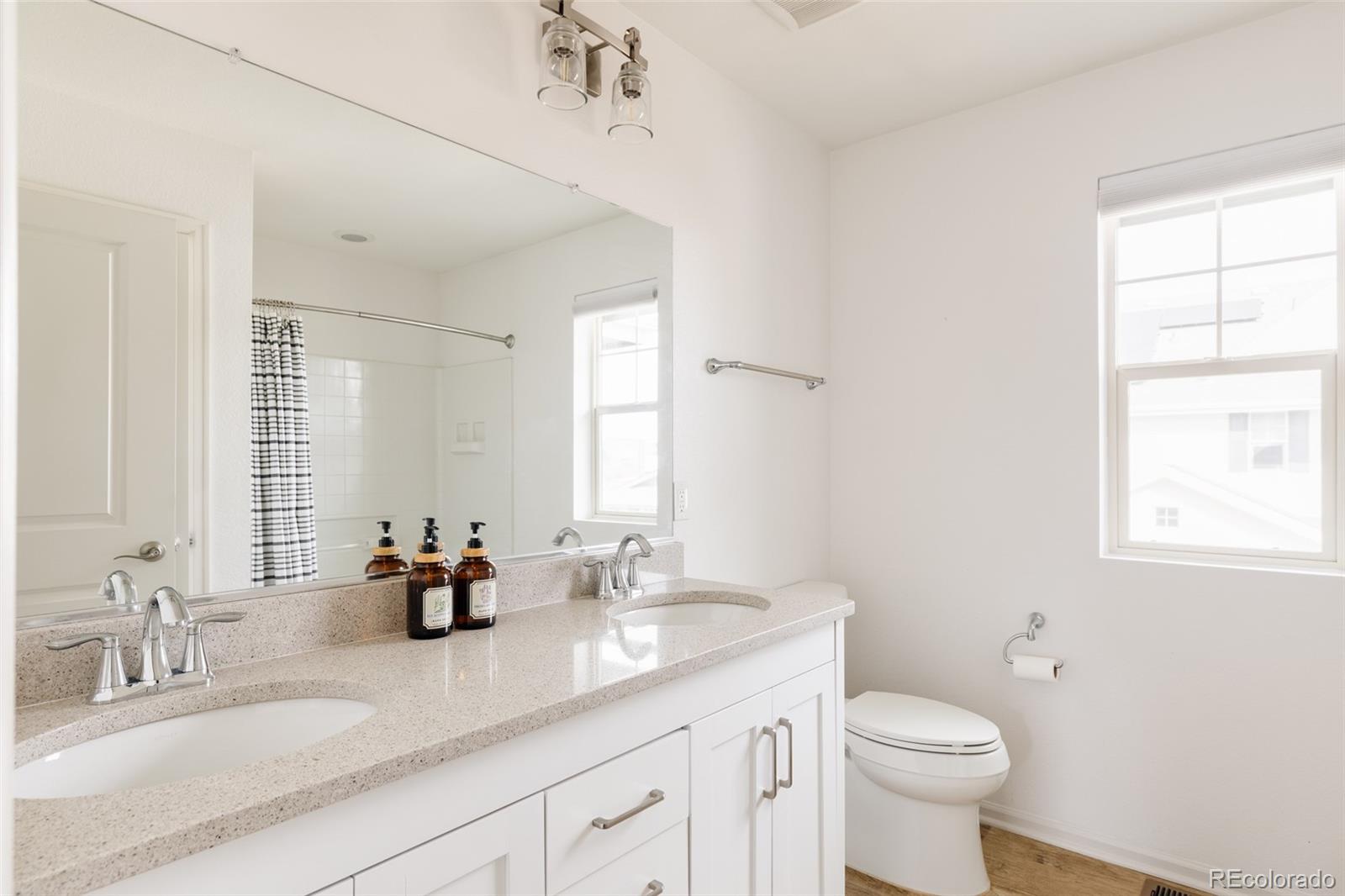 MLS Image #20 for 8072 e 49th place,denver, Colorado