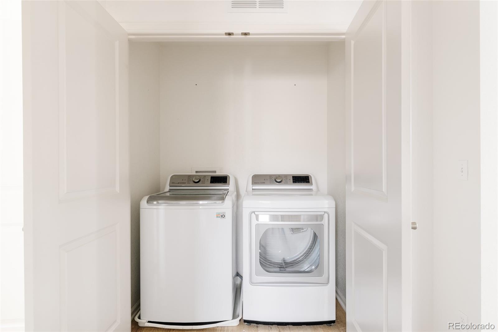 MLS Image #22 for 8072 e 49th place,denver, Colorado