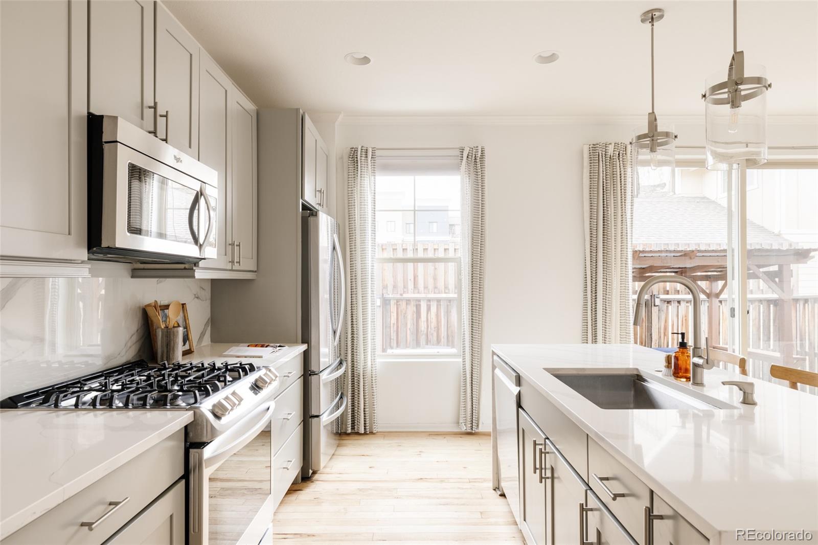 MLS Image #8 for 8072 e 49th place,denver, Colorado