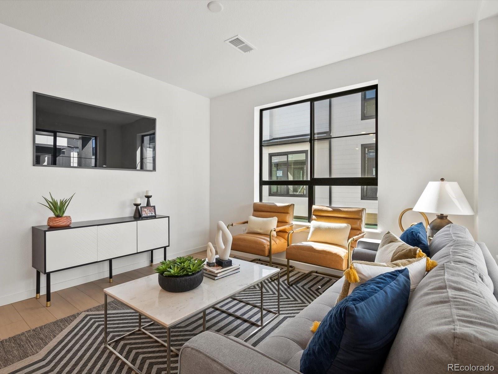 MLS Image #2 for 2060 s holly street 4,denver, Colorado