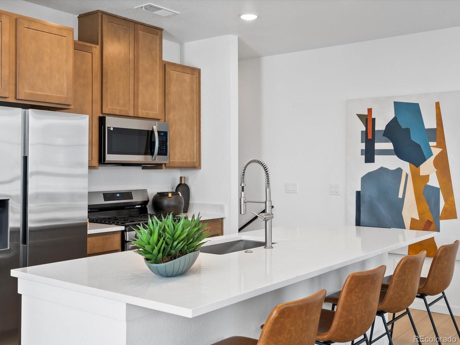 MLS Image #7 for 2060 s holly street 4,denver, Colorado
