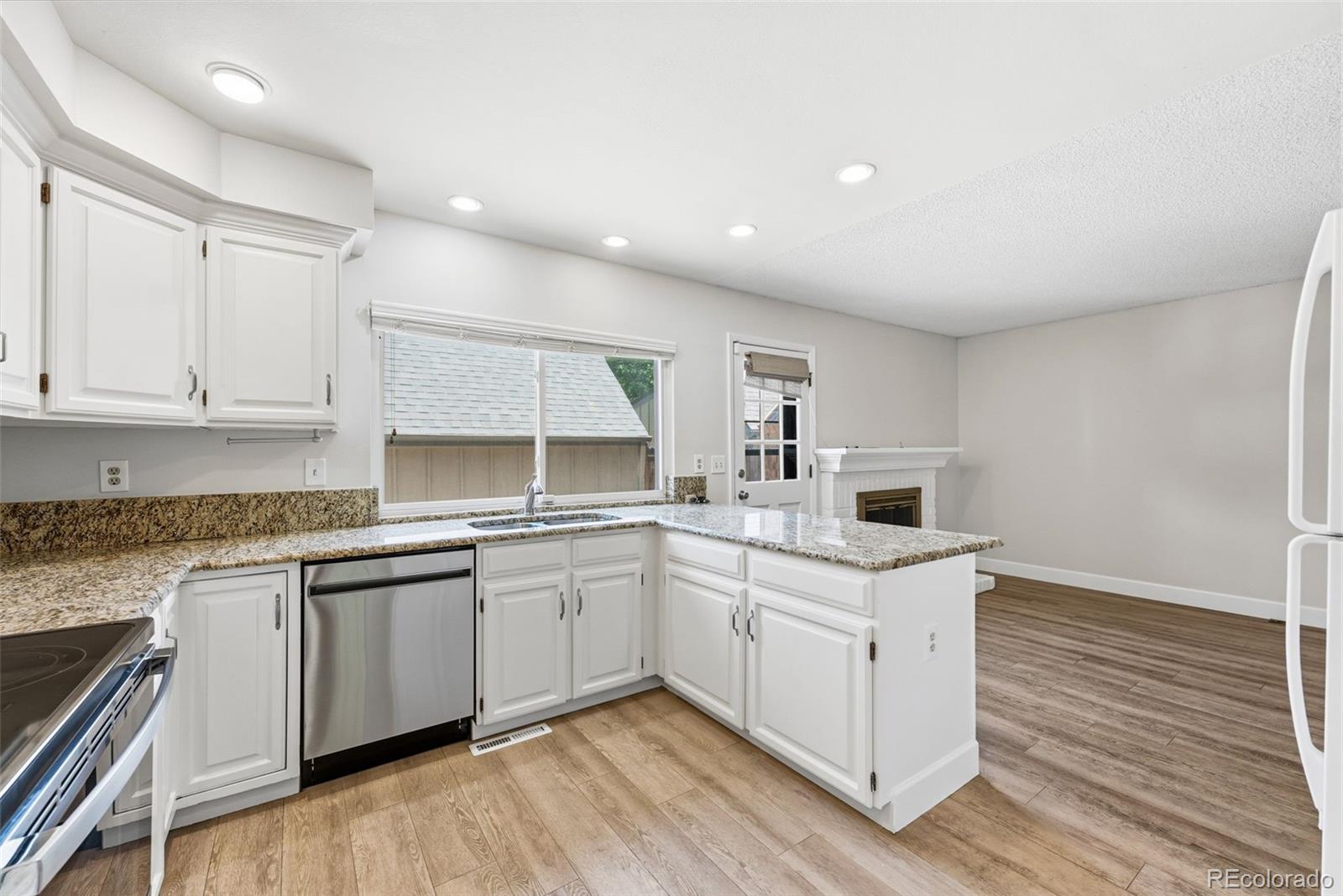 MLS Image #14 for 8328 e phillips place,centennial, Colorado