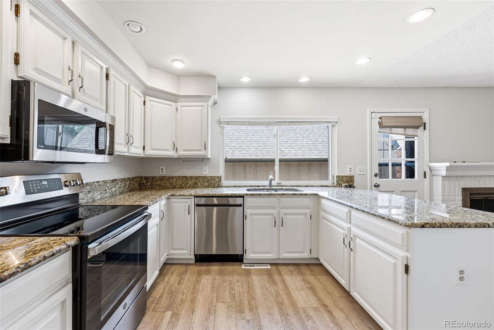 MLS Image #15 for 8328 e phillips place,centennial, Colorado
