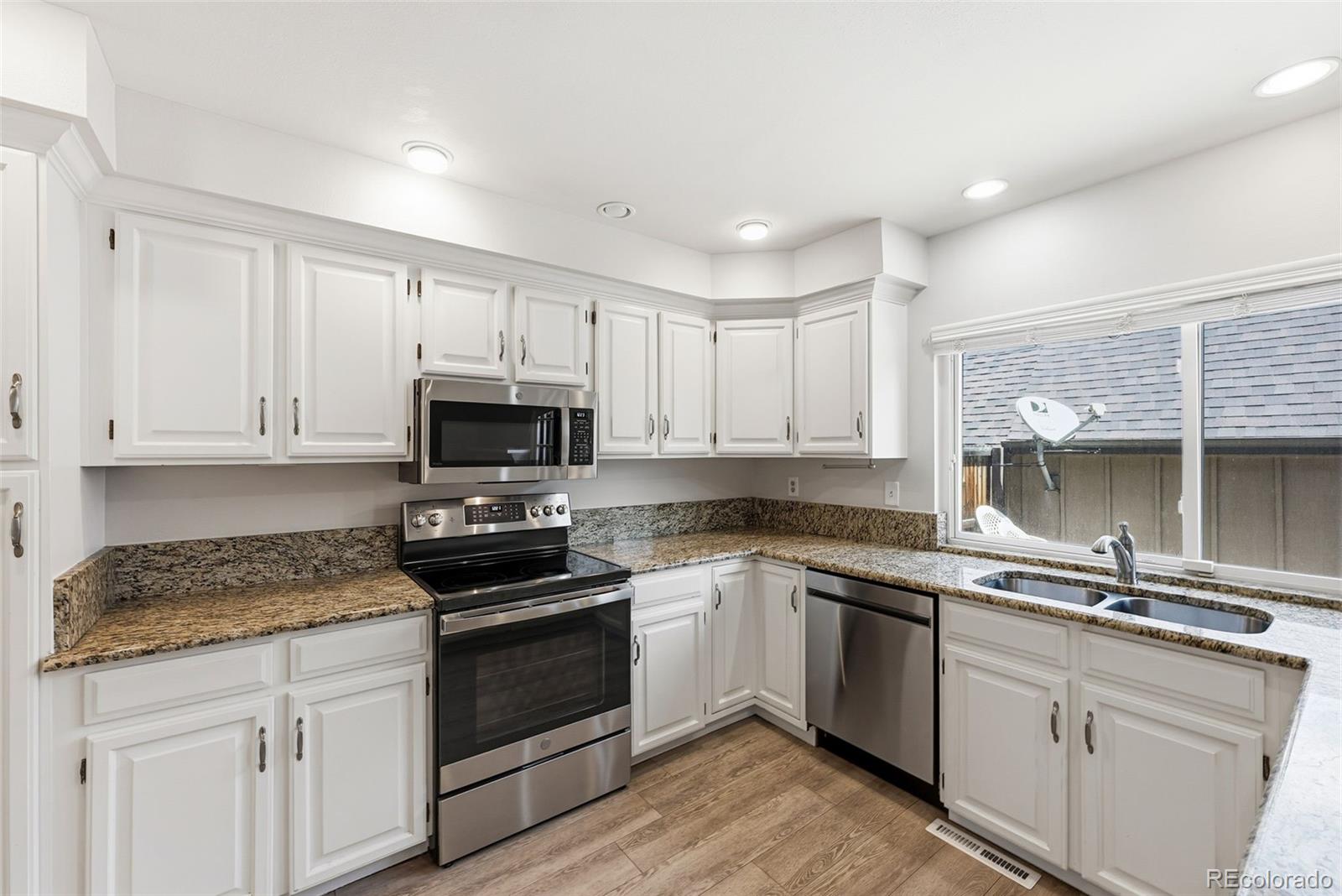 MLS Image #18 for 8328 e phillips place,centennial, Colorado