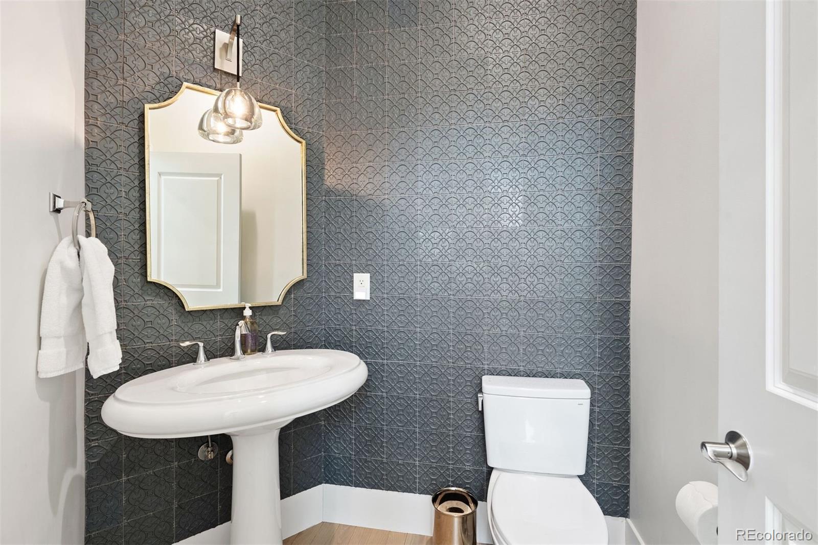 MLS Image #23 for 100 s university boulevard,denver, Colorado