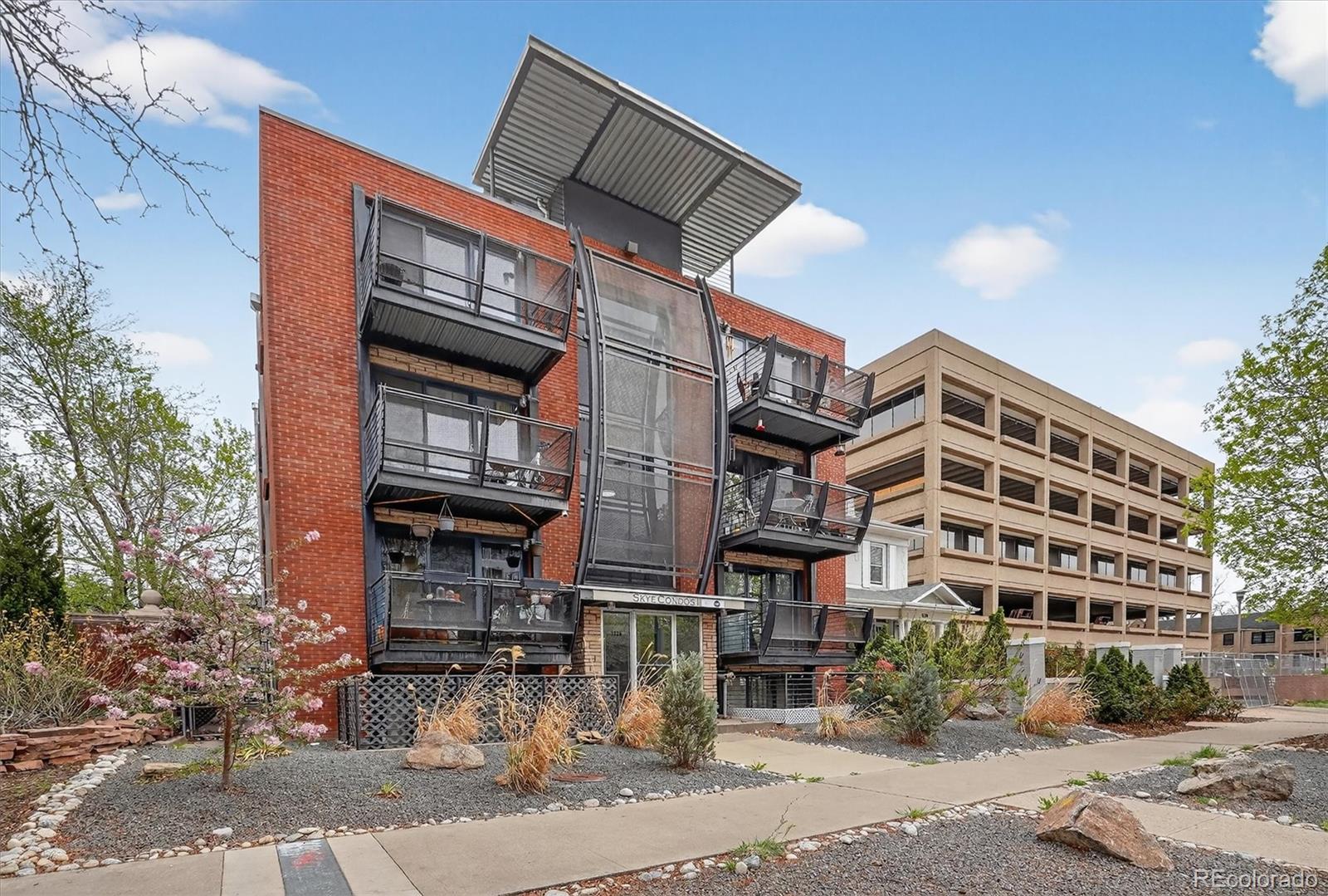 MLS Image #5 for 1336 n logan street 401,denver, Colorado