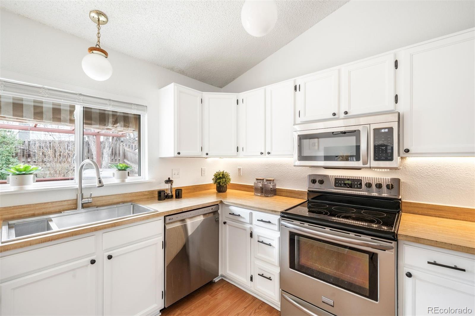 MLS Image #11 for 13352 w 65th place,arvada, Colorado