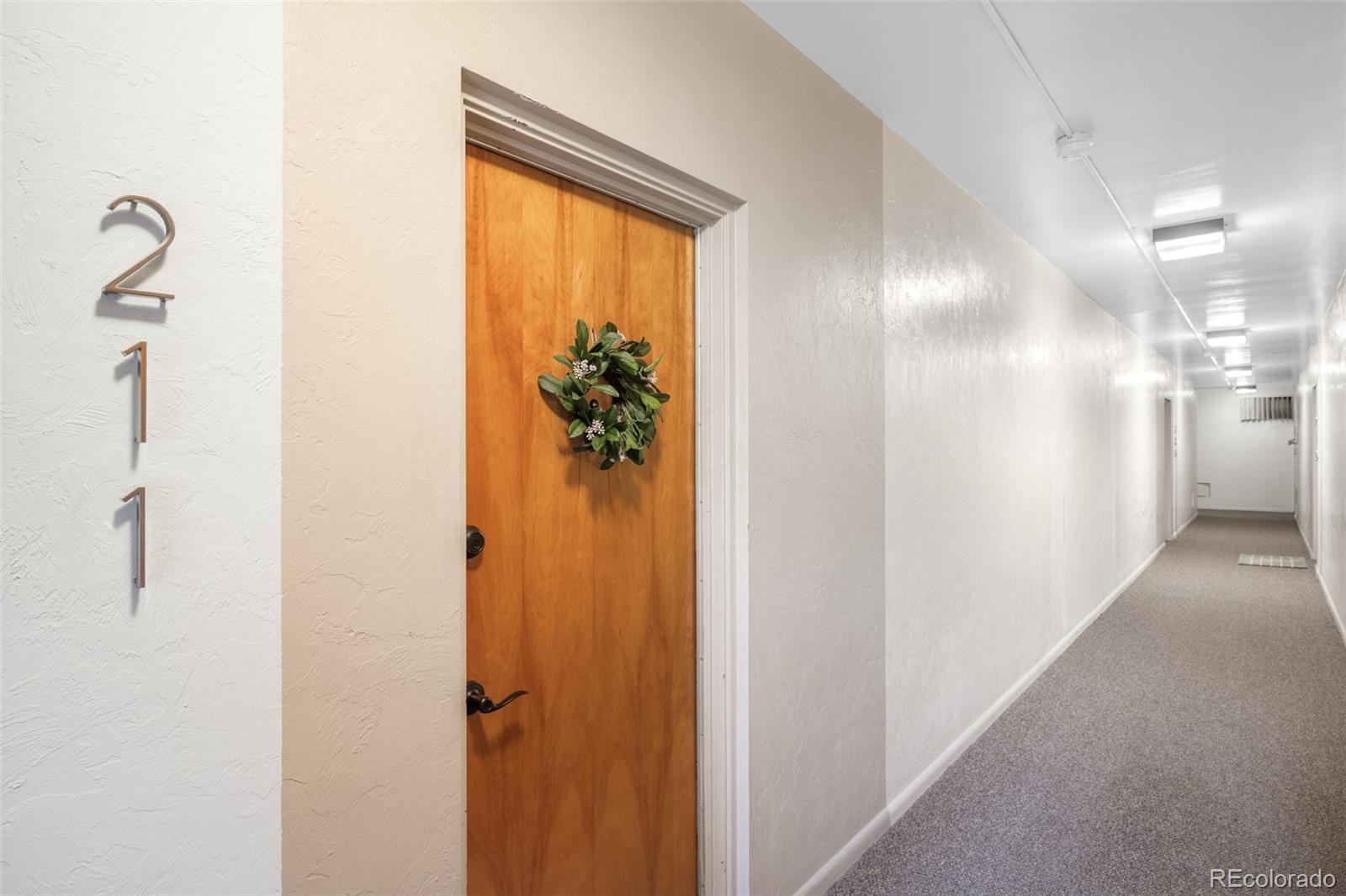 MLS Image #10 for 1175 n emerson street 211,denver, Colorado