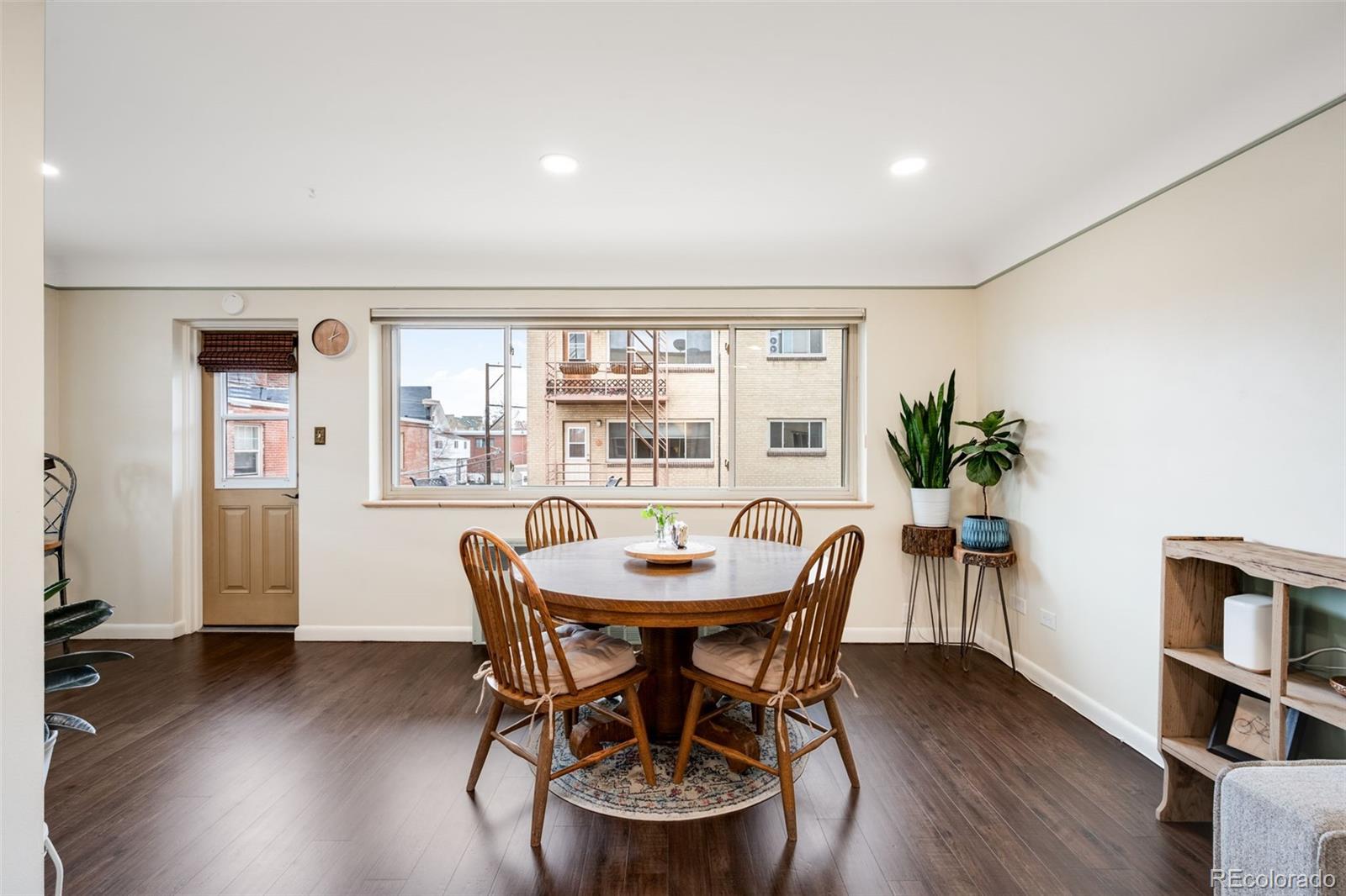 MLS Image #11 for 1175 n emerson street 211,denver, Colorado