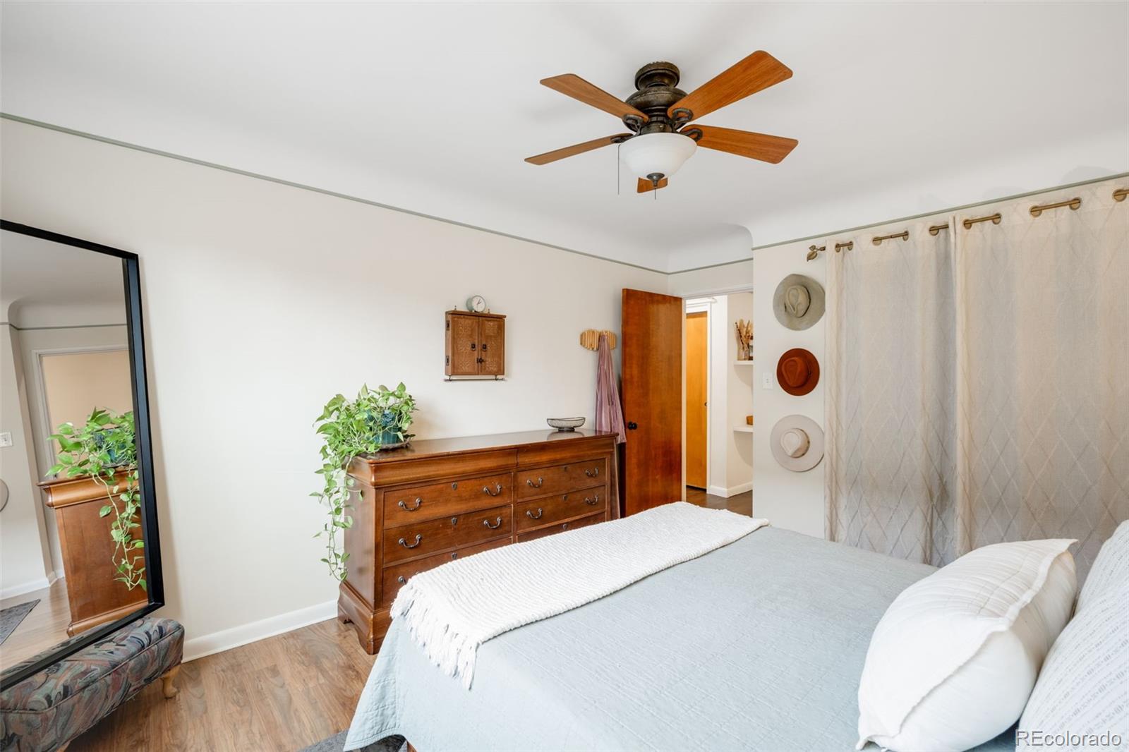 MLS Image #21 for 1175 n emerson street 211,denver, Colorado