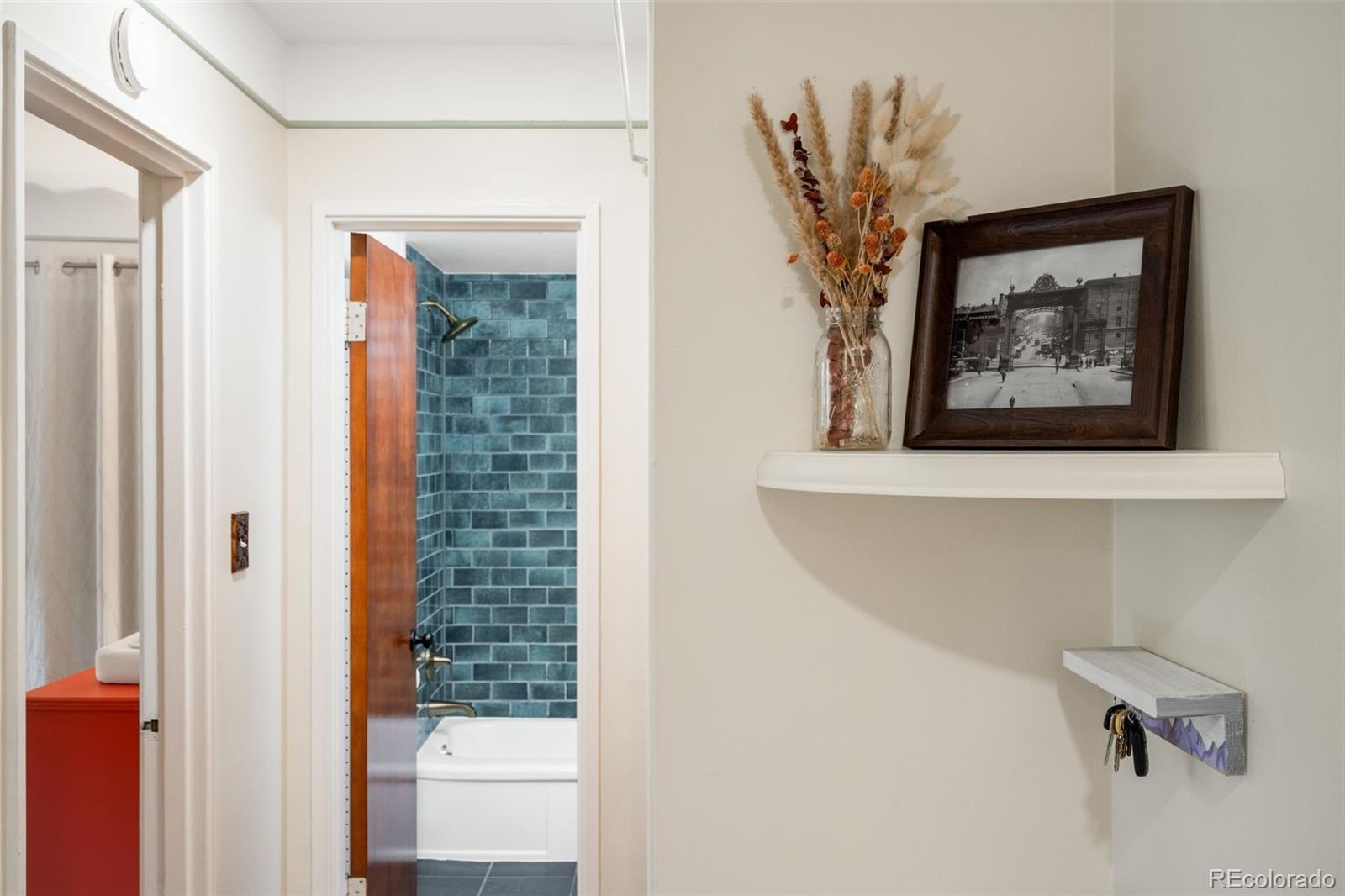 MLS Image #29 for 1175 n emerson street 211,denver, Colorado