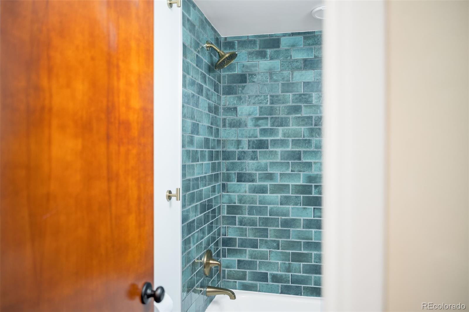 MLS Image #32 for 1175 n emerson street 211,denver, Colorado