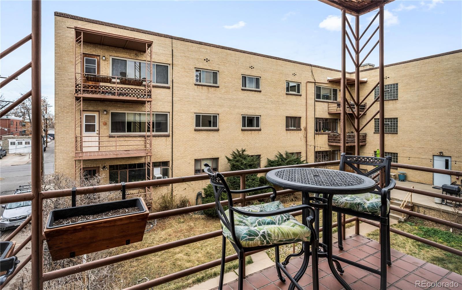MLS Image #7 for 1175 n emerson street 211,denver, Colorado