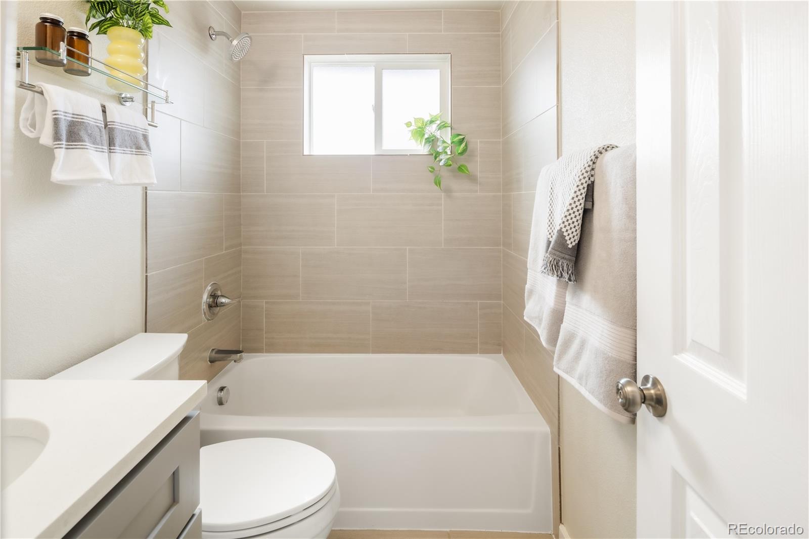 MLS Image #3 for 6160 w 17th avenue 2,lakewood, Colorado
