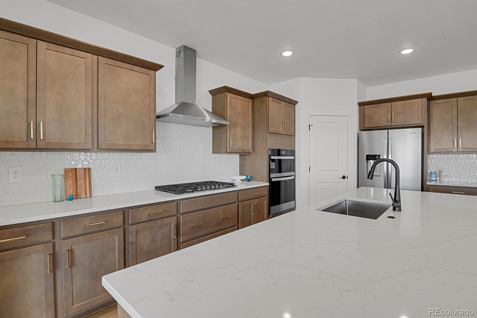 MLS Image #10 for 39638  yorktown terrace,elizabeth, Colorado