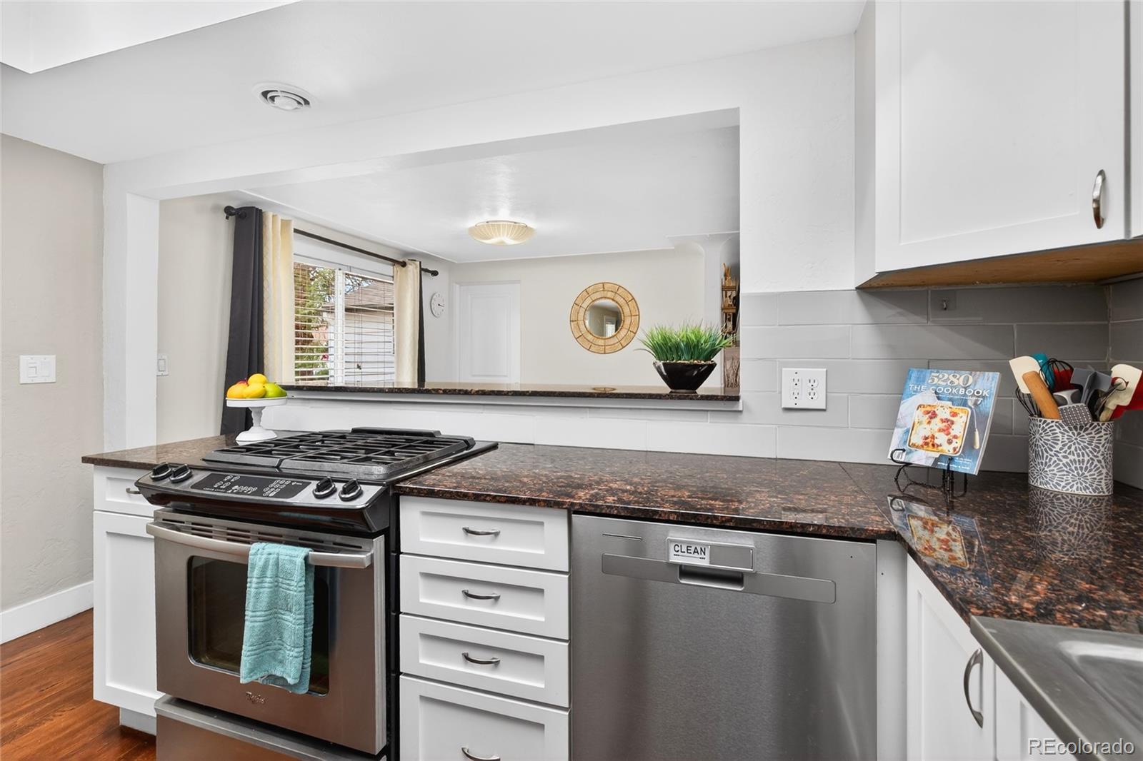 MLS Image #26 for 2916 s downing street,englewood, Colorado