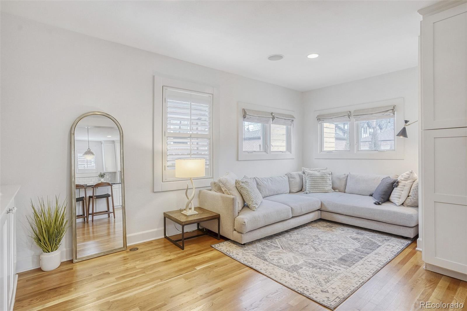 MLS Image #10 for 860 s vine street,denver, Colorado
