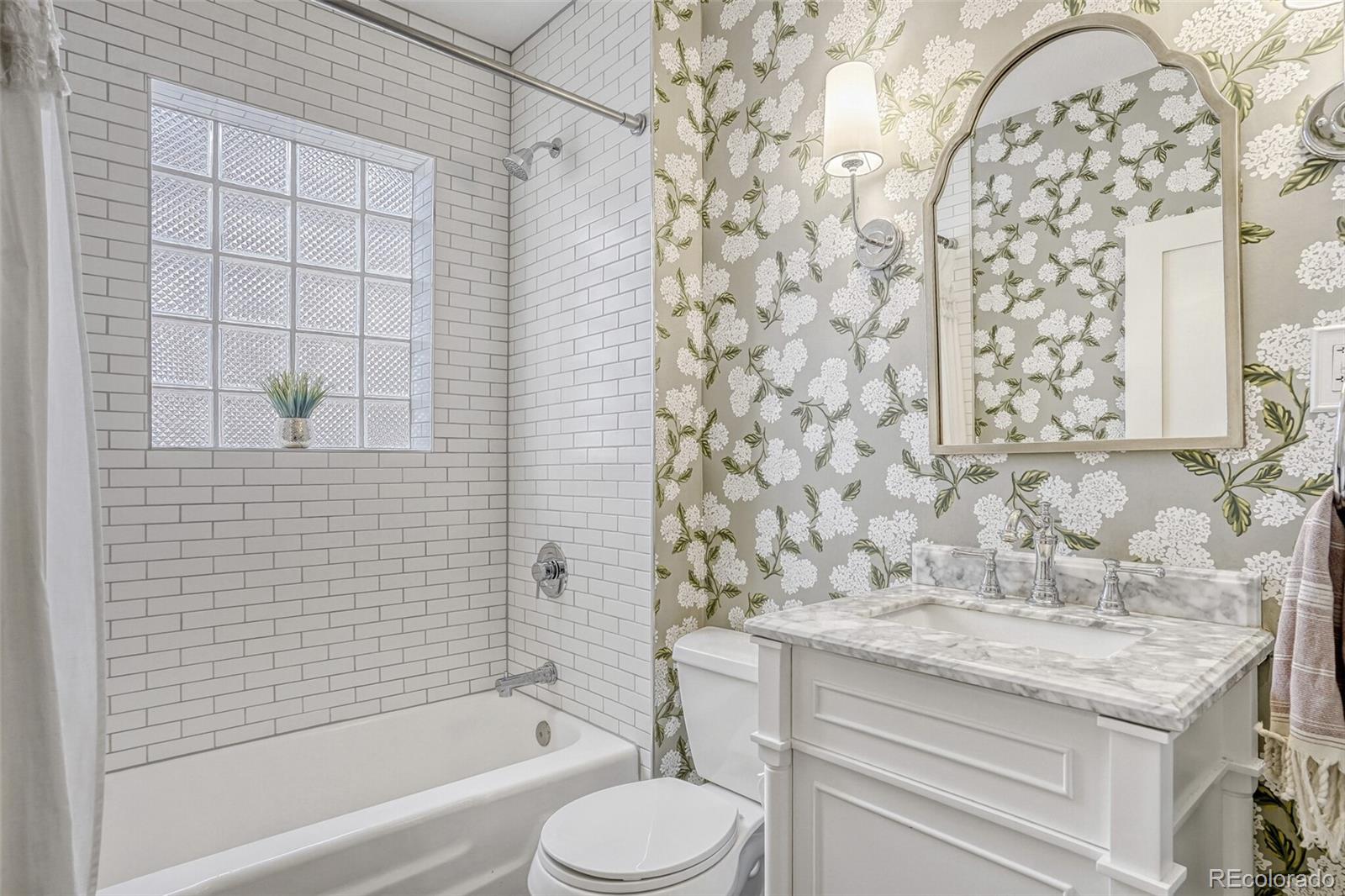 MLS Image #16 for 860 s vine street,denver, Colorado