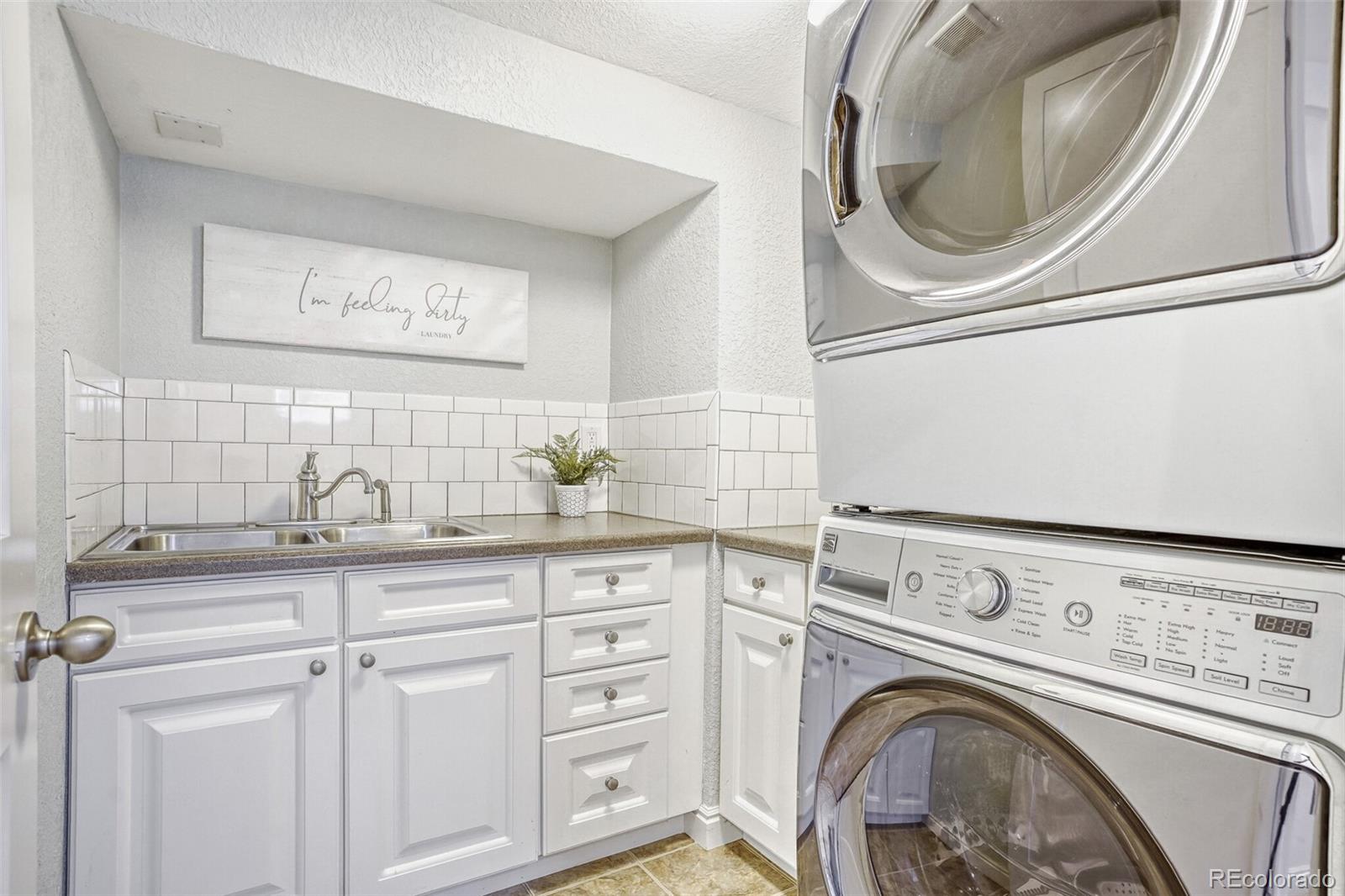 MLS Image #31 for 860 s vine street,denver, Colorado