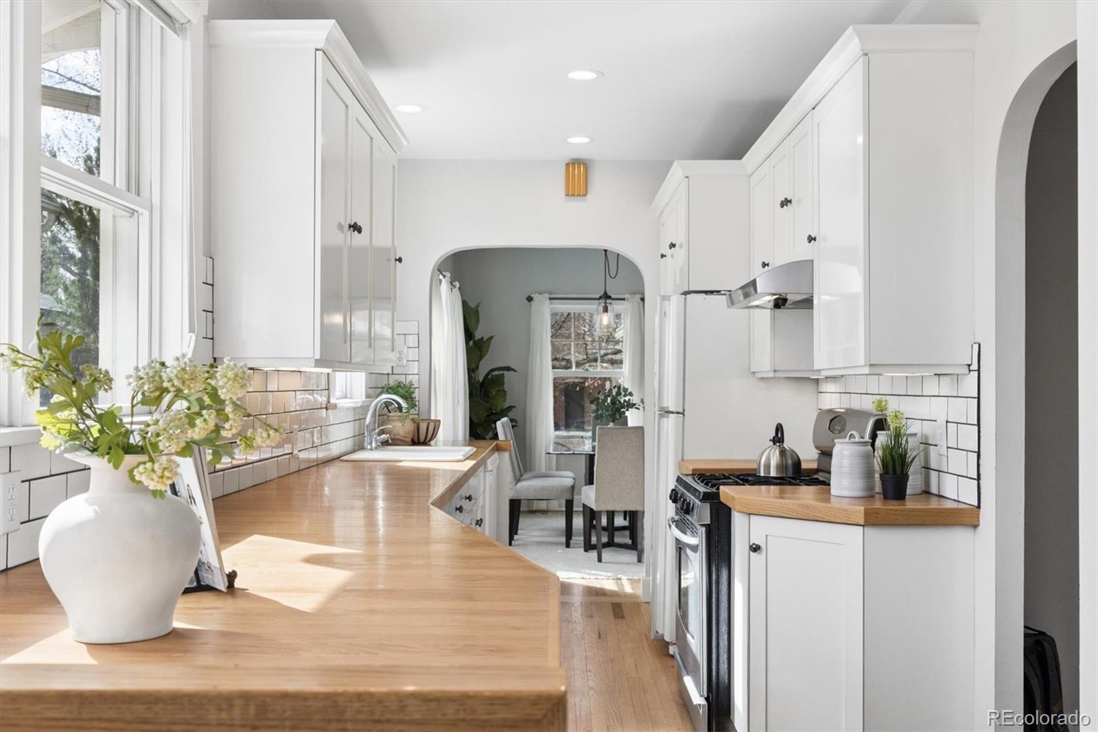 MLS Image #11 for 1958 s grant street,denver, Colorado