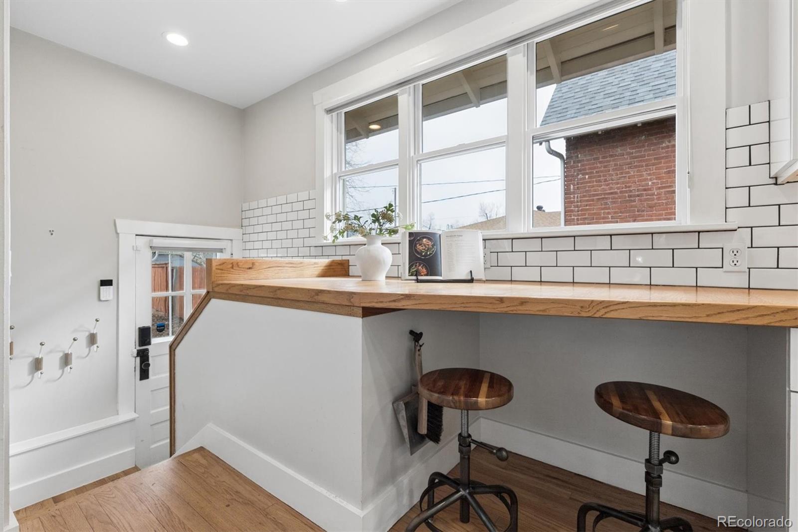 MLS Image #12 for 1958 s grant street,denver, Colorado