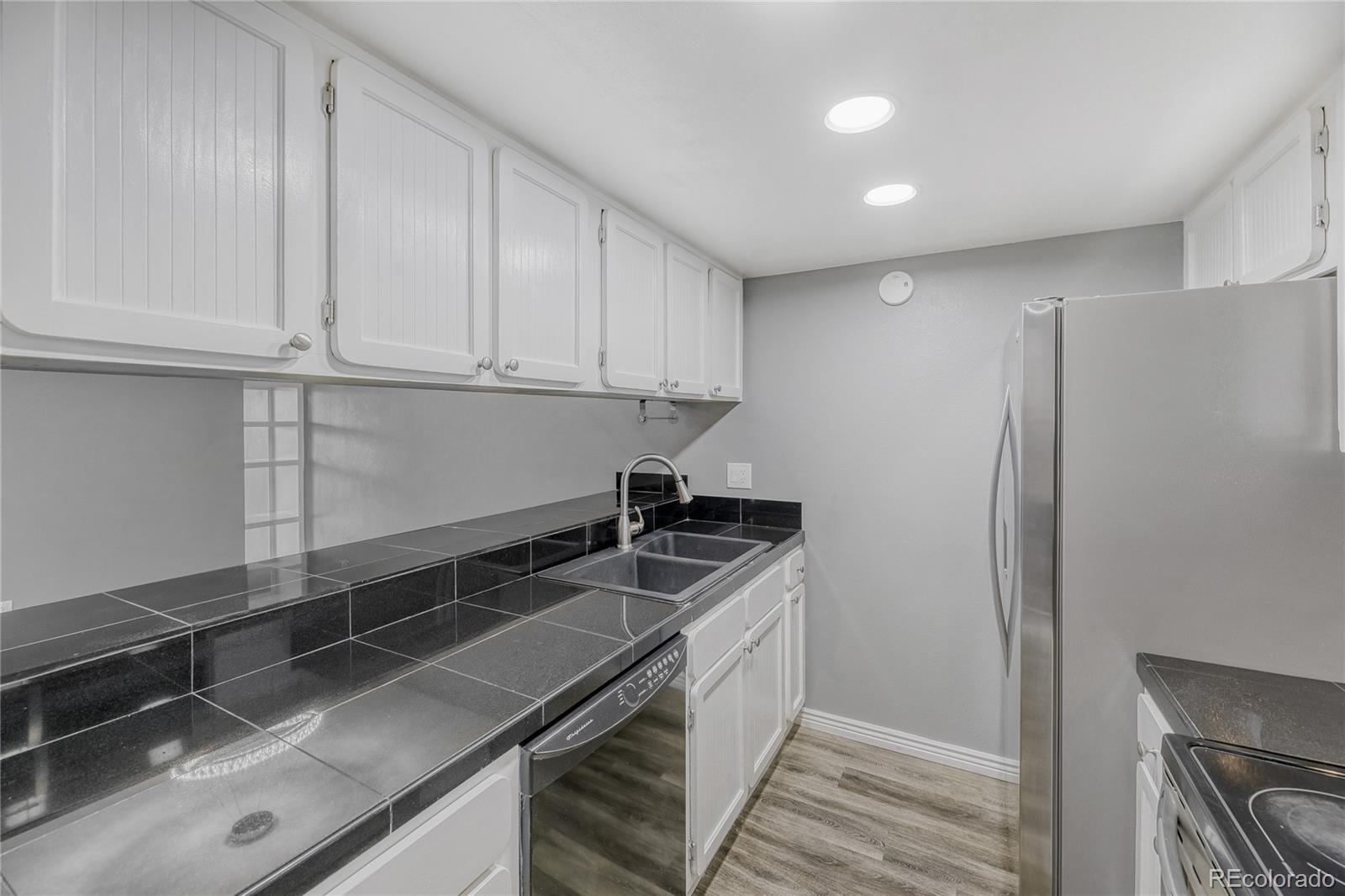 MLS Image #5 for 540 s forest street 202,denver, Colorado
