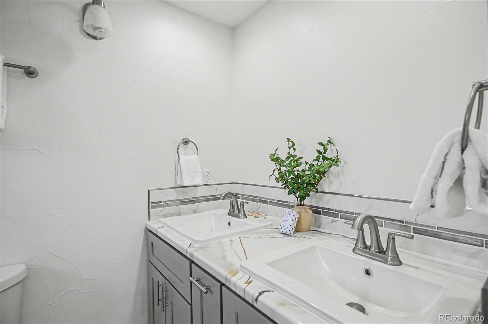 MLS Image #25 for 7356 s bannock drive,littleton, Colorado