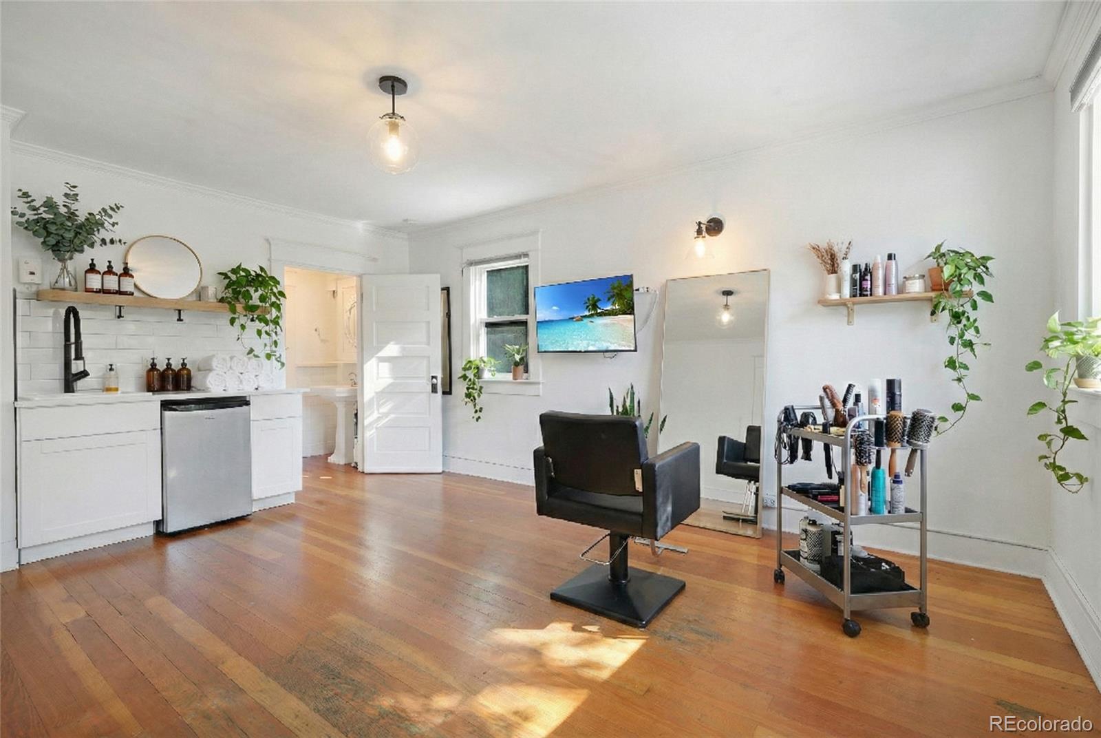 MLS Image #2 for 801  harrison street,denver, Colorado