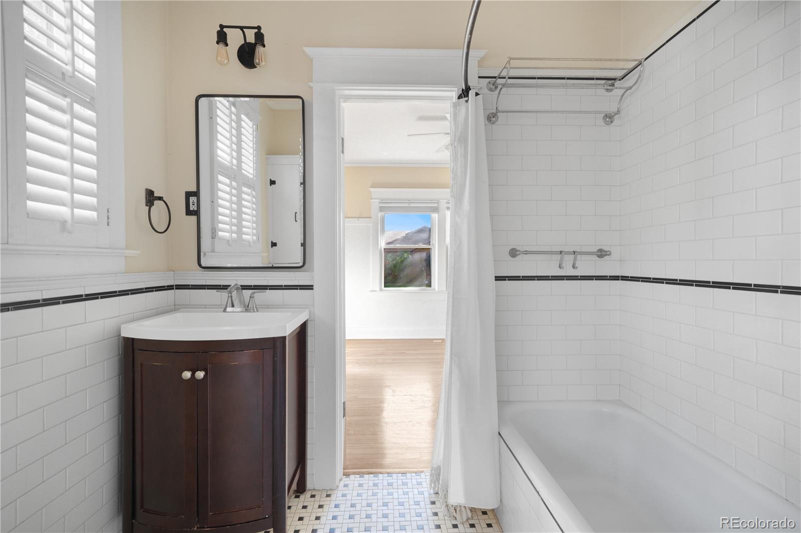 MLS Image #21 for 801  harrison street,denver, Colorado