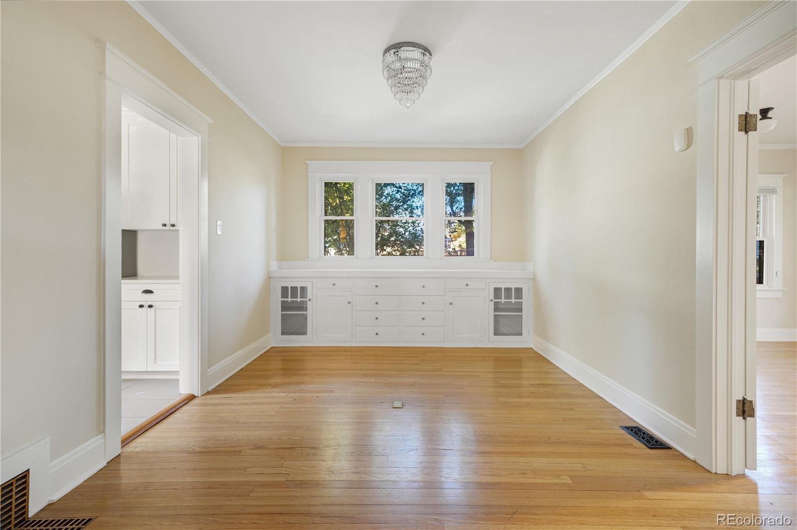 MLS Image #7 for 801  harrison street,denver, Colorado