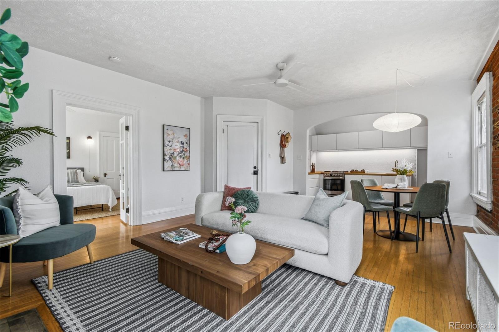 MLS Image #10 for 1057 n emerson street a,denver, Colorado