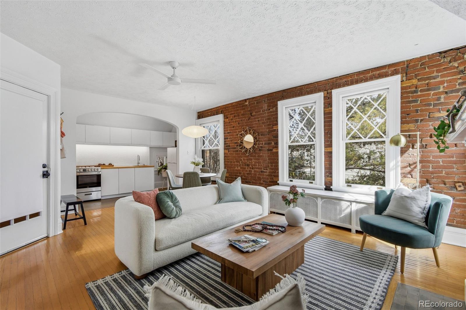 MLS Image #11 for 1057 n emerson street a,denver, Colorado
