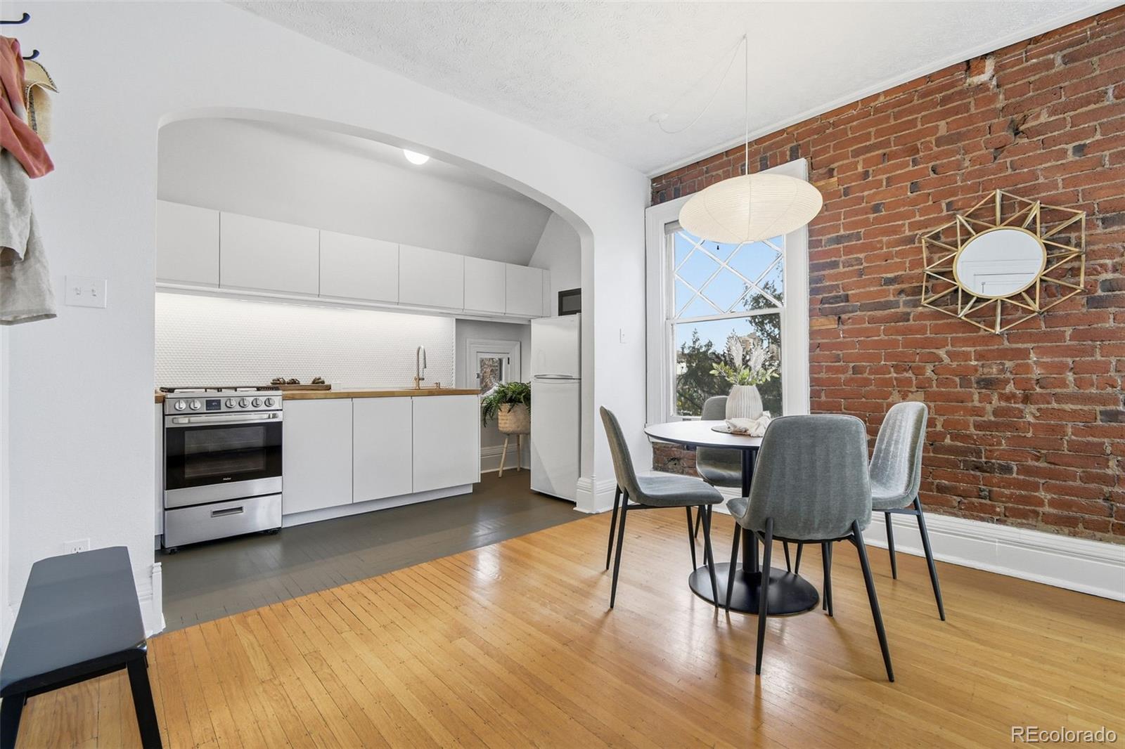 MLS Image #15 for 1057 n emerson street a,denver, Colorado