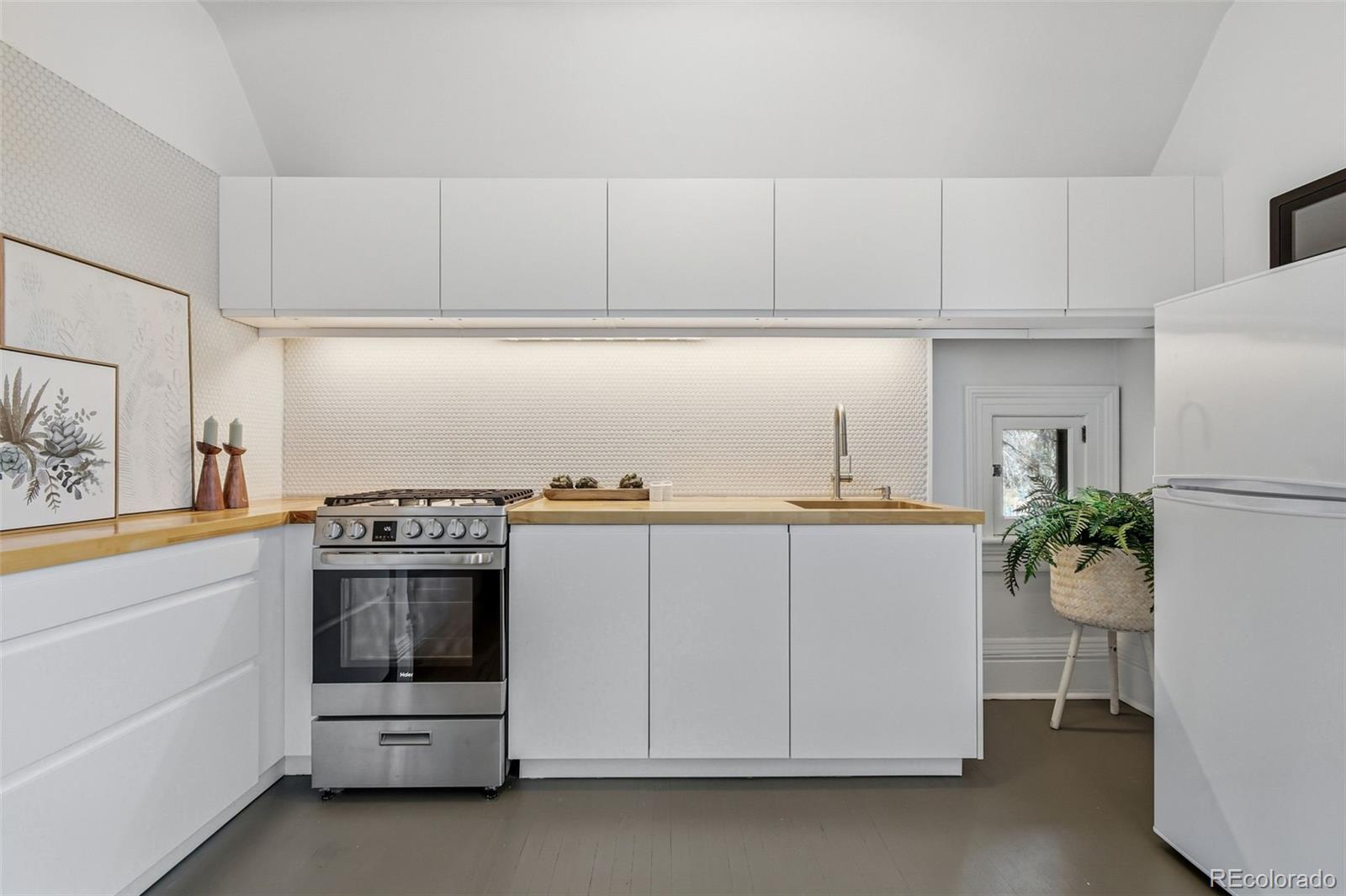 MLS Image #17 for 1057 n emerson street a,denver, Colorado