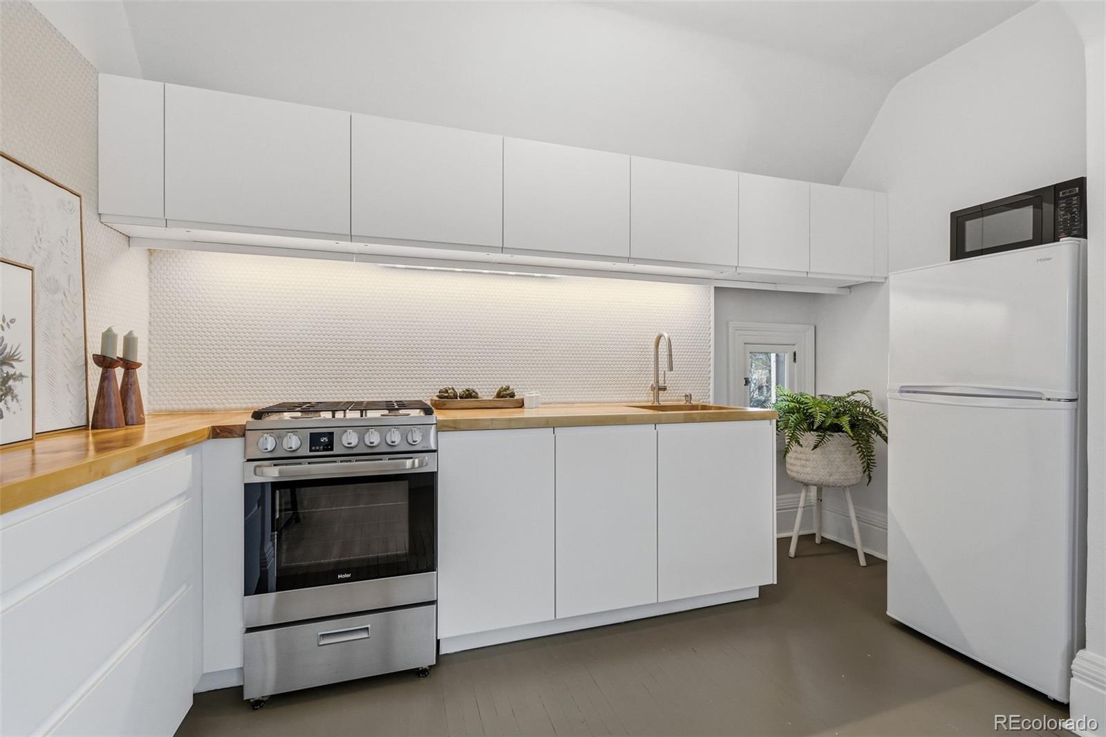 MLS Image #2 for 1057 n emerson street a,denver, Colorado