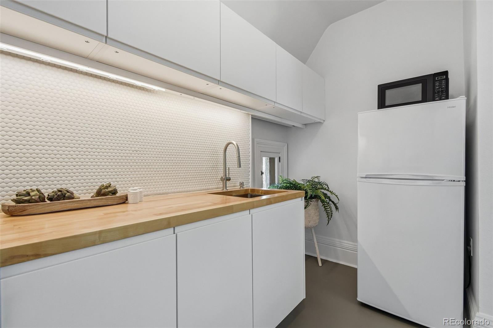 MLS Image #20 for 1057 n emerson street a,denver, Colorado