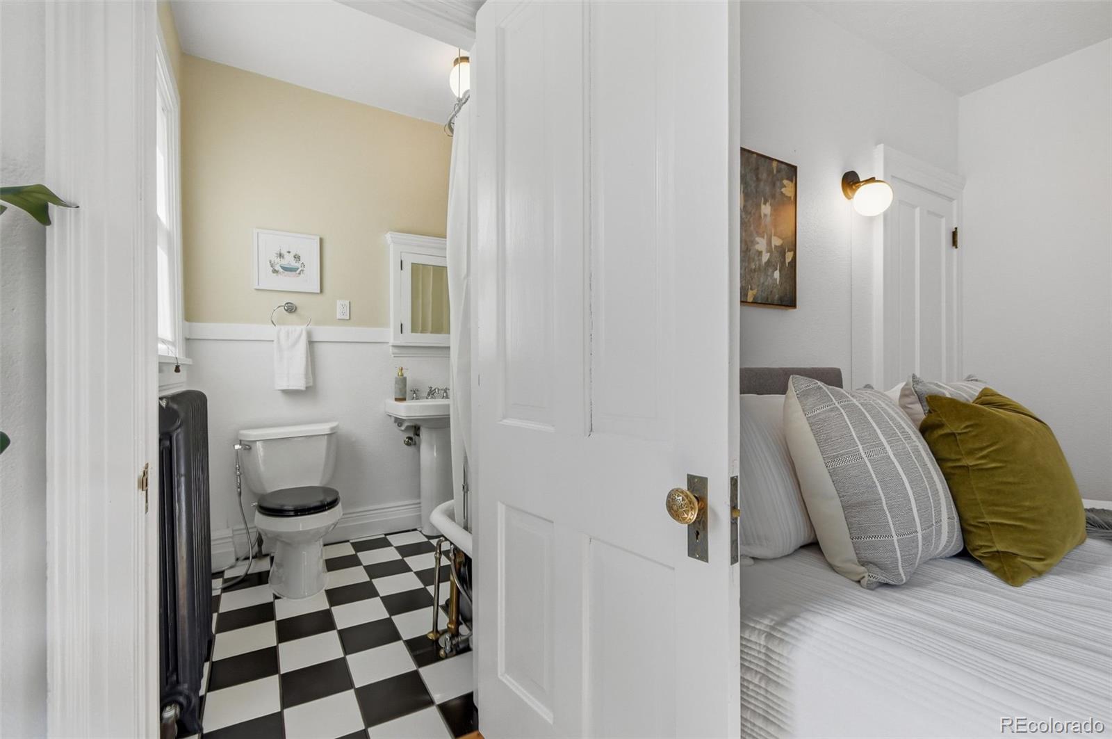 MLS Image #28 for 1057 n emerson street a,denver, Colorado