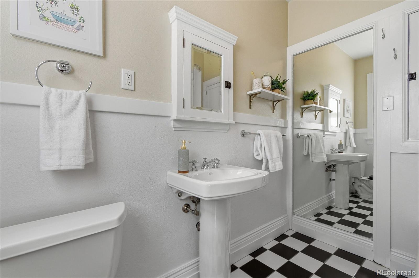 MLS Image #30 for 1057 n emerson street a,denver, Colorado