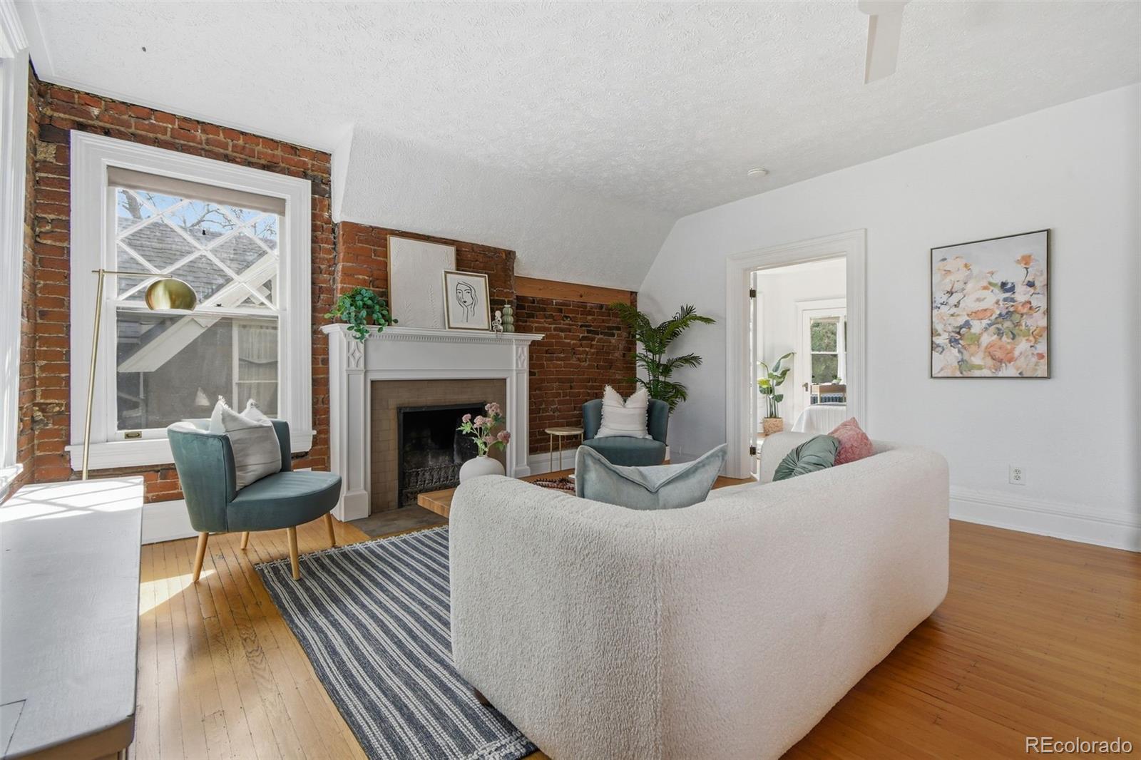 MLS Image #9 for 1057 n emerson street a,denver, Colorado