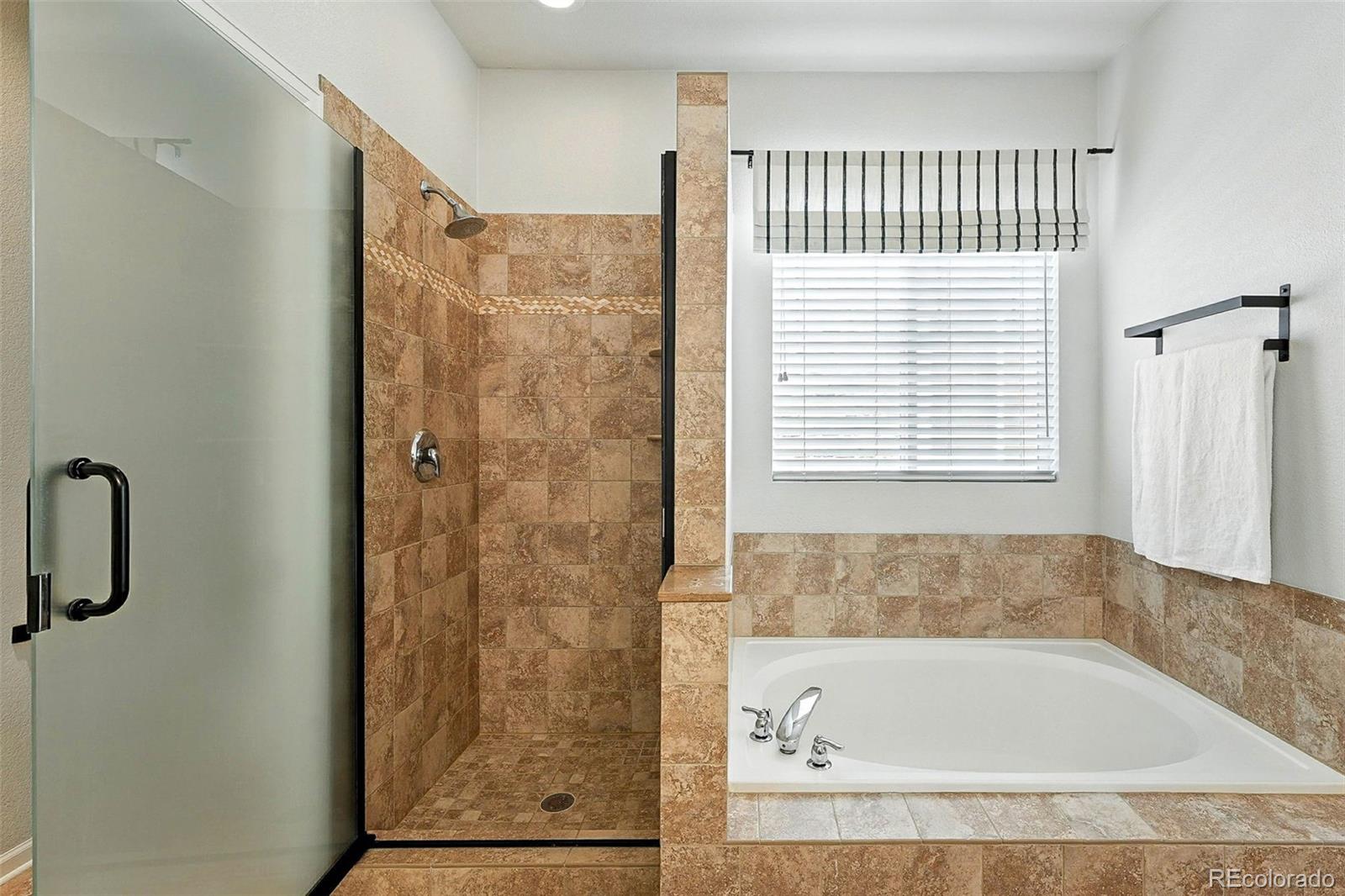 MLS Image #6 for 7337 e 10th avenue,denver, Colorado