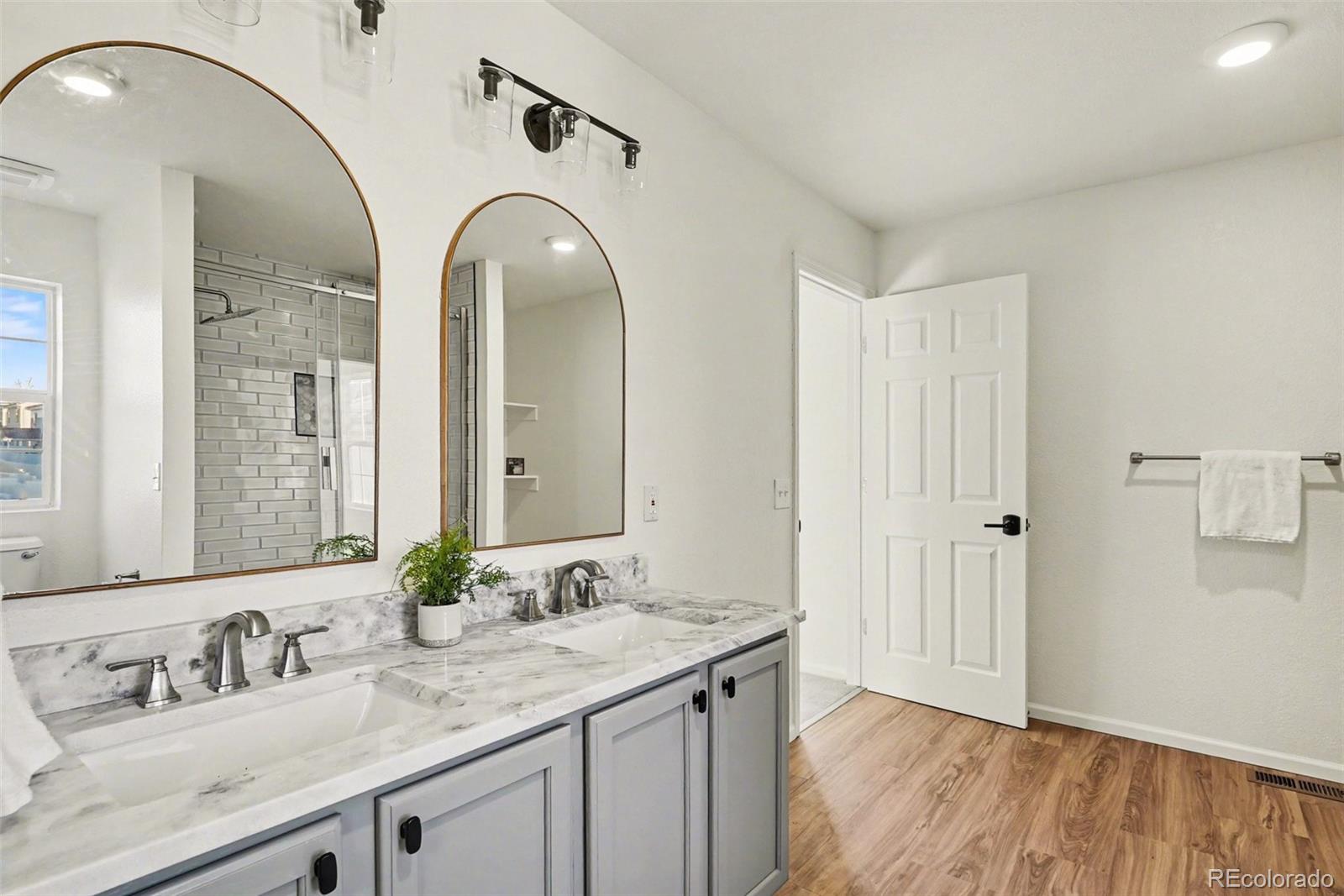 MLS Image #12 for 5559  gibraltar street,denver, Colorado