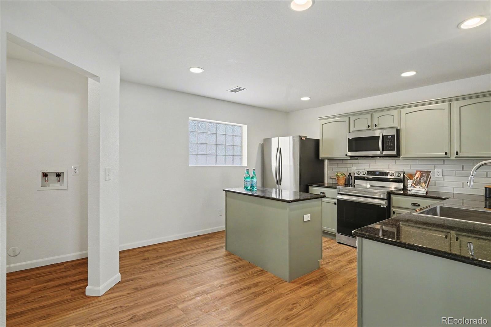 MLS Image #7 for 5559  gibraltar street,denver, Colorado