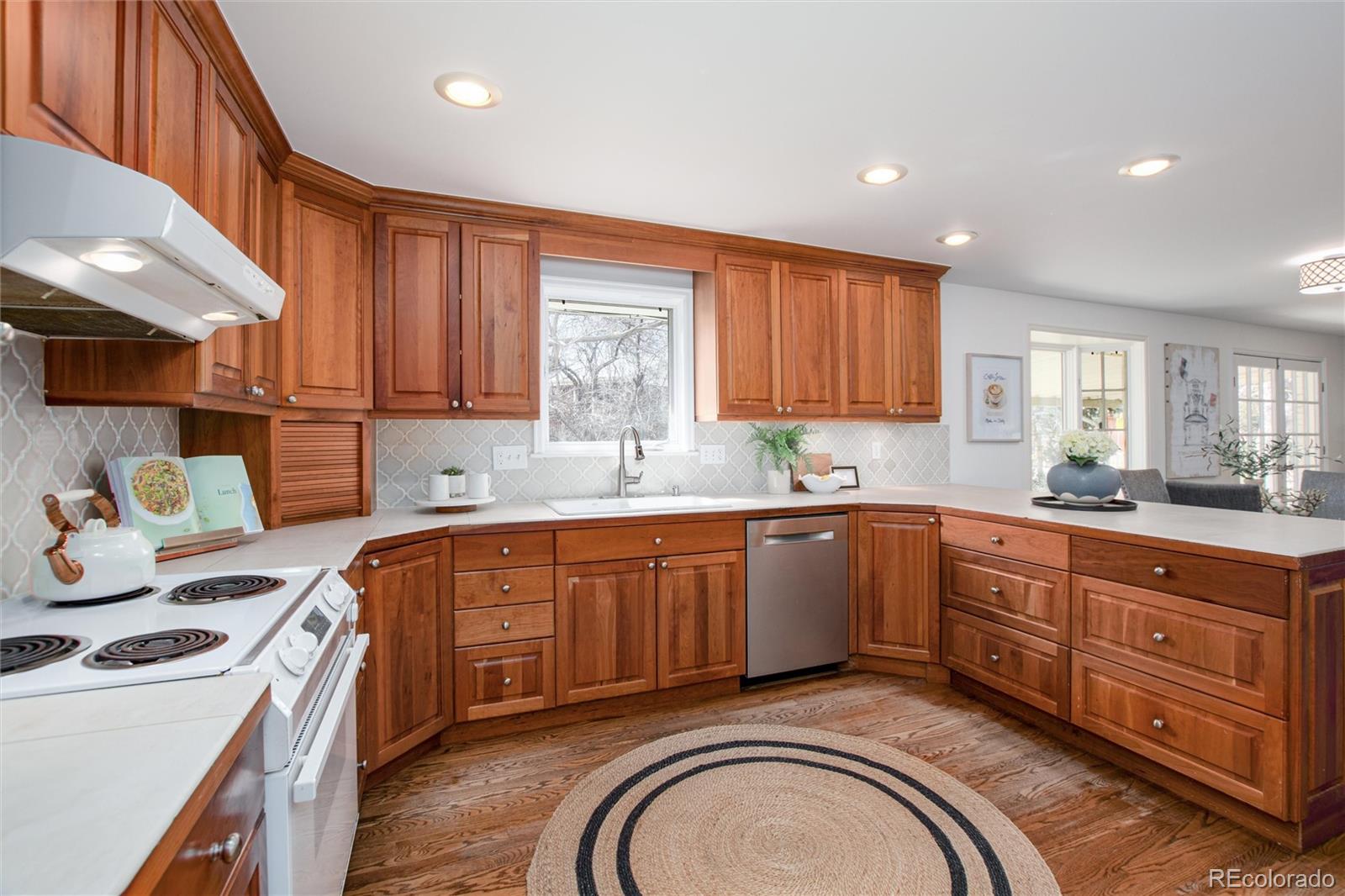 MLS Image #6 for 6401 s marion street,centennial, Colorado