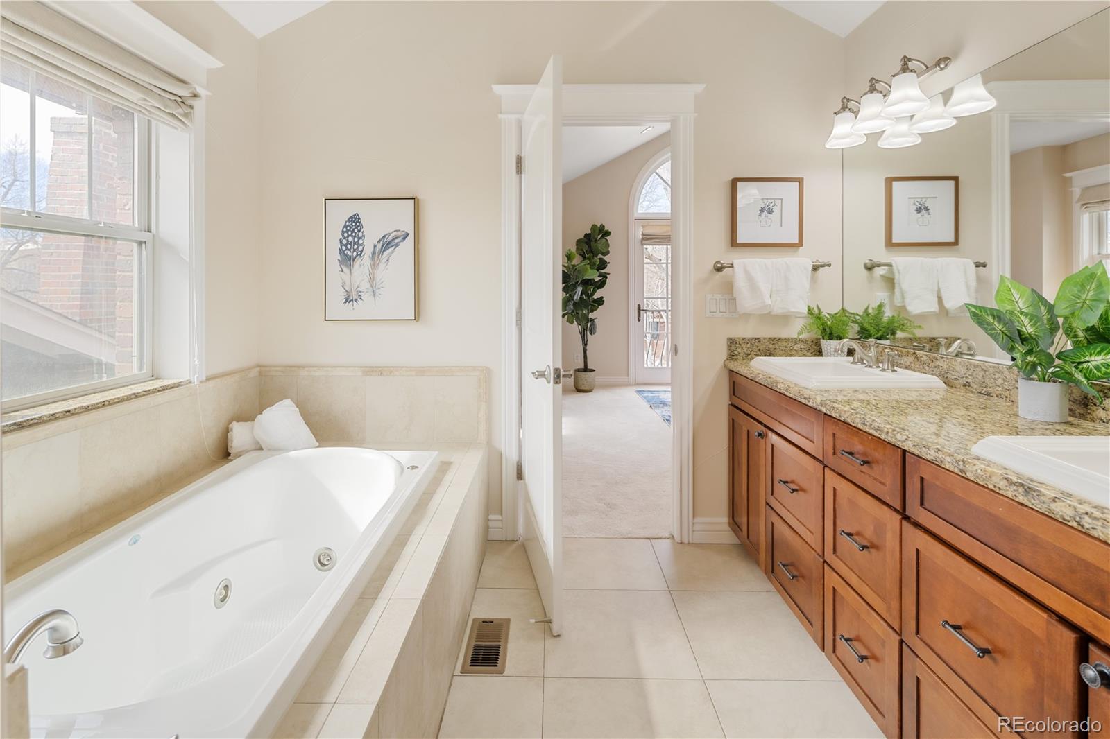 MLS Image #18 for 260 s humboldt street,denver, Colorado